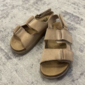 Zara size 26 (9.5T)